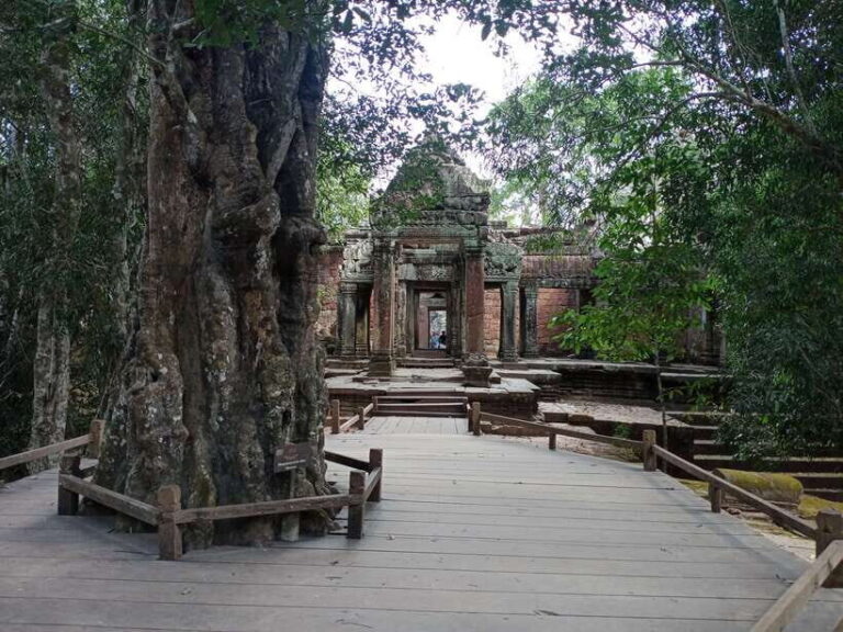 1-Day private Angkor Temple Tour from Siem Reap - Getting started in Siem Reap: pickup, tickets, and dress code