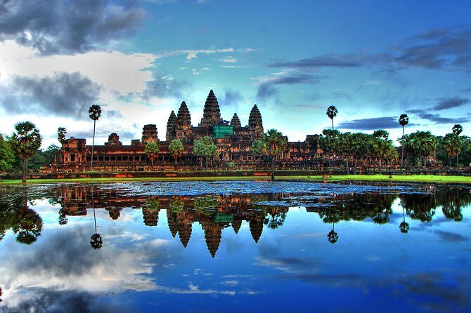 2-Day Angkor Wat & Tonle Sap Tour - Sunrise at Angkor Wat and sunset at Phnom Bakheng (timing is everything)
