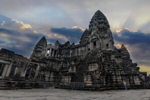3-Day Angkor Wat & All Interesting Major Temples & Kulen Mount Waterfall - Day 3: Sunrise at Angkor Wat, Preah Khan, and the Rolous Temples Loop