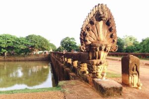 A day Trip Sightseeing Phnom Penh - Siem Reap - Private English Speaking Driver - Door-to-door pickup, drop-off, and the pace you should expect