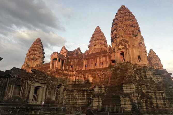 Afternoon Angkor Wat Private Tour with Sunset - Pickup, air-conditioning, and the comfort details that save your legs