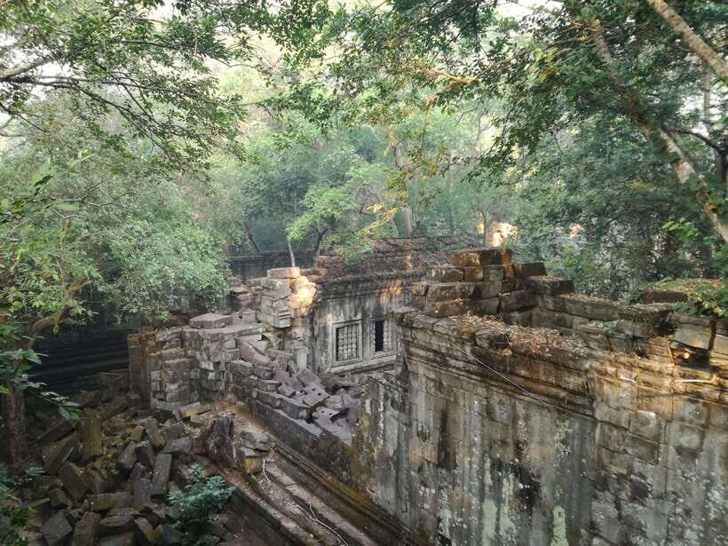 Angkor Temples Highlights Tour: 2 Days with Sunrise - Banteay Srei Finale: Pink Sandstone Detail Work