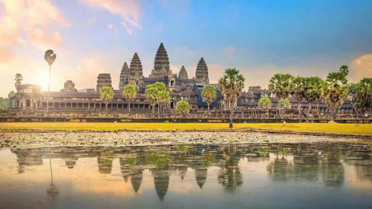 Angkor Wat: 2-Day Sunrise and Floating Village Tour - Day 1 Temple Circuit: Angkor Wat to Bayon, Ta Prohm, and Banteay Kdei