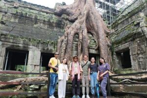 Angkor Wat full Day 'Small Group with sunset & Tour Guide - Your 9:30 AM start: why timing shapes the whole day