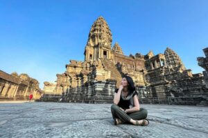 Angkor Wat Small Group Tour and Sunset with Lunch Included - Angkor Thom South Gate: Tonle Om Gate and the “capital city” feeling