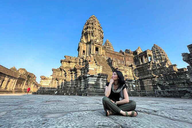 Angkor Wat Small Group Tour and Sunset with Lunch Included - Angkor Thom South Gate: Tonle Om Gate and the “capital city” feeling