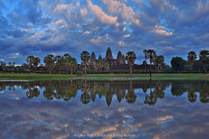 Angkor Wat Sunrise or Sunset Tour with Guide from Siem Reap - Small-group size (up to 13) and why it matters at Angkor