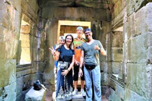 Banteay Srei and Grand Circuit Heritage Tour from Siem Reap - Pre Rup at 8:00: Warming Up Outside the Big Cluster