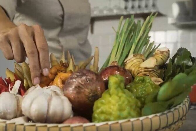 Battambang: Cooking Class and Market Touring - Vegetarian option: how to make it work