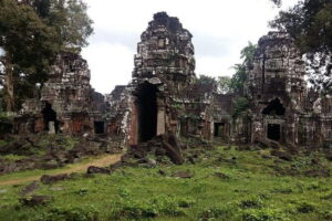 Best Driver Taxi From Siem Reap To Phnom Penh - English Speaking - The English-speaking driver who makes the long ride easier