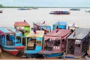 Best of Siem Reap 3-Day Private Tour to Angkor Wat & Tonle Sap - Day 1: Angkor Wat Sunrise and the Walls of Angkor Thom