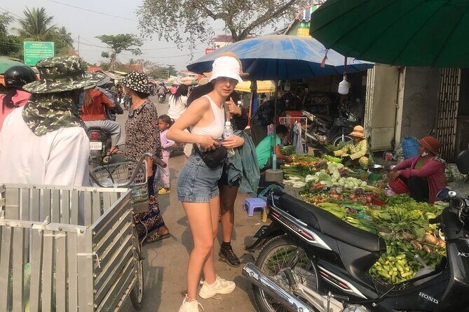 Exploring Battambang History (Walking Tour) - Chinese temple influence: spotting how faith traveled