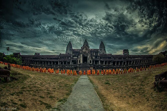 Full-Day Angkor Wat Sunrise & Sunset & All Must-See Private Tour - Getting to Angkor Wat Early: Pass, Timing, and What to Watch For
