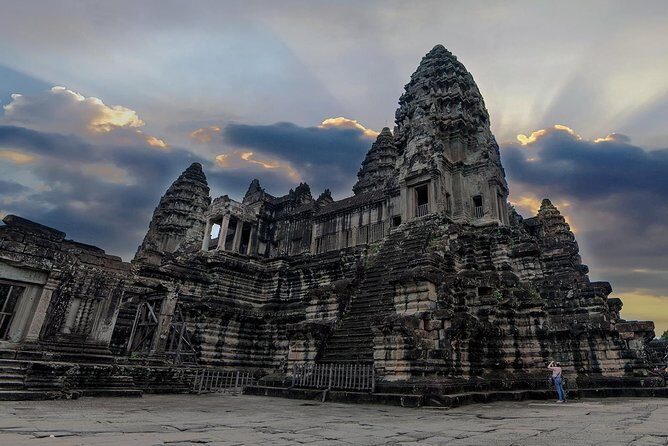 Full-Day Angkor Wat Sunrise & Sunset & All Must-See Private Tour - Ta Prohm and Banteay Kdei: Trees, Mood, and a Crowd-Realistic Pace