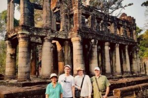 Full-Day Banteay Srei & 4 Temples - Grand Tours Join-in Tour - Pickup time, minivan comfort, and how the day stays under control