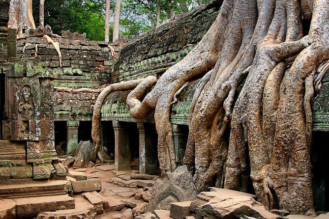 Full-Day Guided Sunset Tour of Angkor Wat - Angkor Wat first: getting your bearings before you go wandering