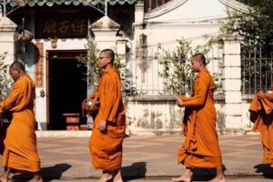 half day morning tour by Tuk-Tuk - Wat Samrong Knong: the 300+ year temple and the prison memory