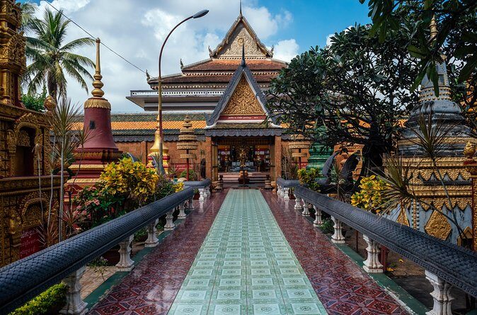Highlights & Hidden Gems With Locals: Best of Siem Reap Private Tour - Meeting at Pokambor Avenue: logistics that keep the day smooth