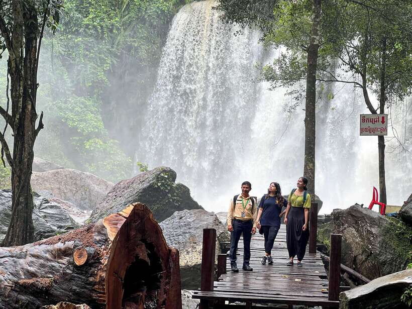 Kulen Mountain Tour with Kampong Phluk Floating Village - The Poeng Ta Kho viewpoint: cliff views that make the drive feel worth it