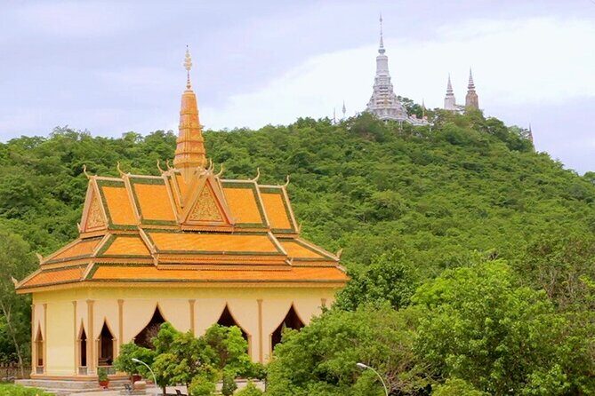 Oudong Mountain & Phnom Baset Private Tours from Phnom Penh - Entering Oudong Temple: The Old Capital Feel in One Hour
