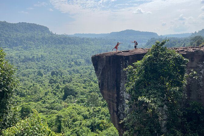 Phnom Kulen Waterfall and Banteay Srei Temple Tour from Siem Reap - The 7:40 AM pickup and the drive out of Siem Reap