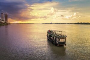 Phnom Penh Bike & Boat Sunset Tour / E-Bike Available - Step 1: Meeting at Siem Reaper Travel (and the 2:30 pm rule)