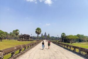 Private Angkor Wat Exploring Tour (Sunset or Sunrise) - Stop 1: Angkor Wat Long Galleries, Carvings, and the Towers Climb