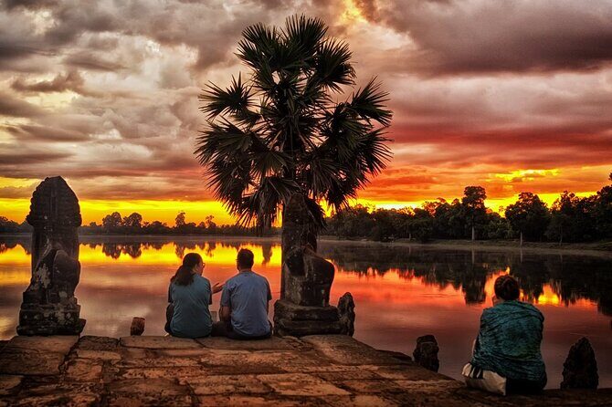 Private Angkor Wat Tour from Siem Reap - Terrace of the Elephants and Terrace of the Leper King: royal power in your line of sight