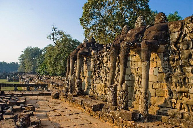 Private Angkor Wat Tour from Siem Reap - Bayon and Banteay Kdei: what changes once you leave the main crown jewels