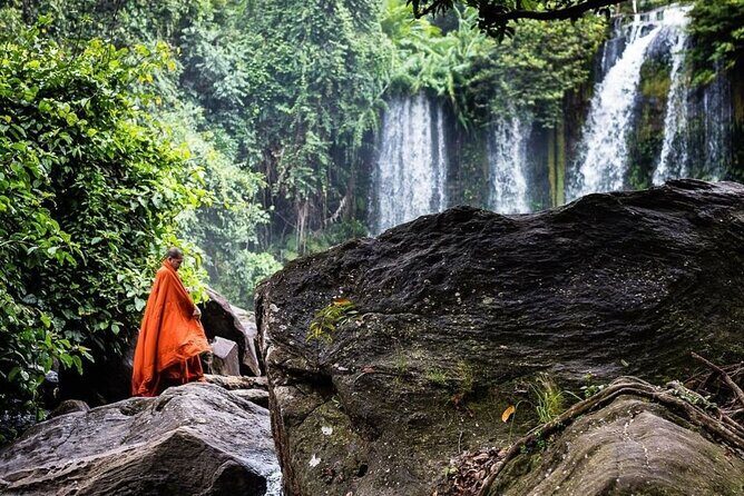 Private Vehicle - Kulen Waterfall and 1000 Lingas - Phnom Kulen in a Private Vehicle: What the Day Really Feels Like