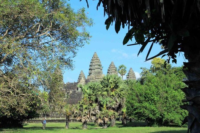 Shared Tour to Angkor Wat, Bayon and Ta Prohm Temples - How the guide shapes the day (Mr. Thom San and Tom)