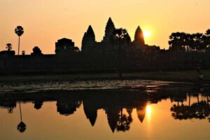 Siem Reap: 2-Day Temple Highlights Sunrise and Sunset Option - Day 2: Angkor Wat at sunrise, then Ta Prohm, Ta Nei, and Angkor Thom’s faces
