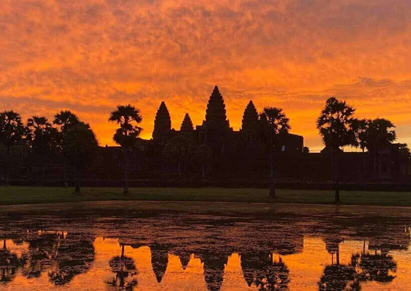 Siem Reap: Angkor Wat Private Tour by Tuk-Tuk - Bayon for faces, viewpoints, and breathing space