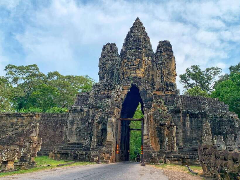 Siem Reap: Angkor Wat Private Tour by Tuk-Tuk - Ta Keo, Ta Prohm, and Banteay Kdei: guided time where it counts