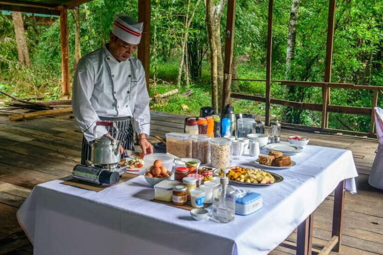 Siem Reap: Angkor Wat Sunrise Bike Tour & Jungle Breakfast - The jungle breakfast picnic you’ll actually remember