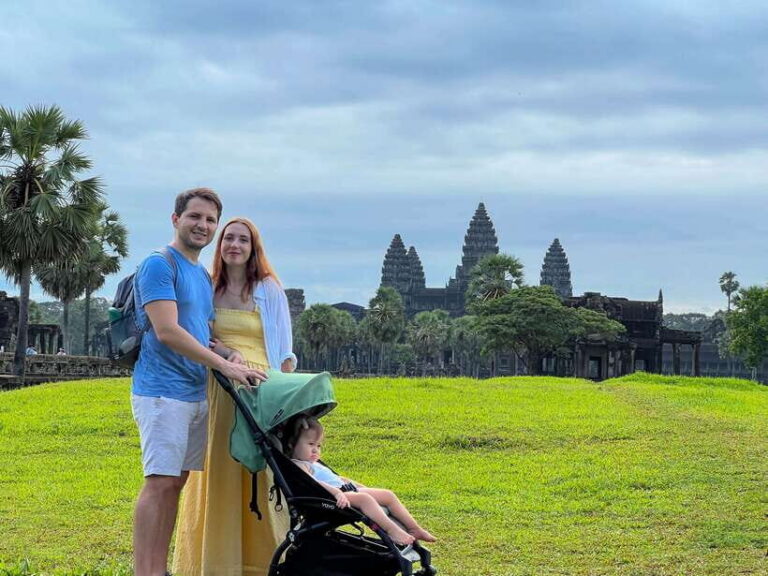 Siem Reap: Angkor Wat Sunrise Tour via Tuk Tuk & Breakfast - Angkor Wat at dawn: what 1.5 hours feels like