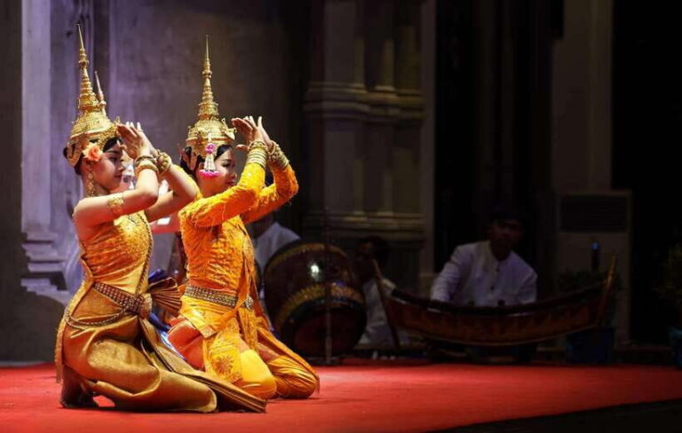 Siem Reap: Apsara Dance Show & Dinner with Tuk-Tuk Transfers - Getting picked up: tuk-tuk comfort and what you should expect