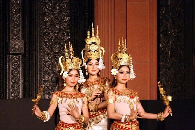Siem Reap: Apsara Dance Show & Dinner with Tuk-Tuk Transfers - The buffet dinner: Khmer classics, fruit, and quick service