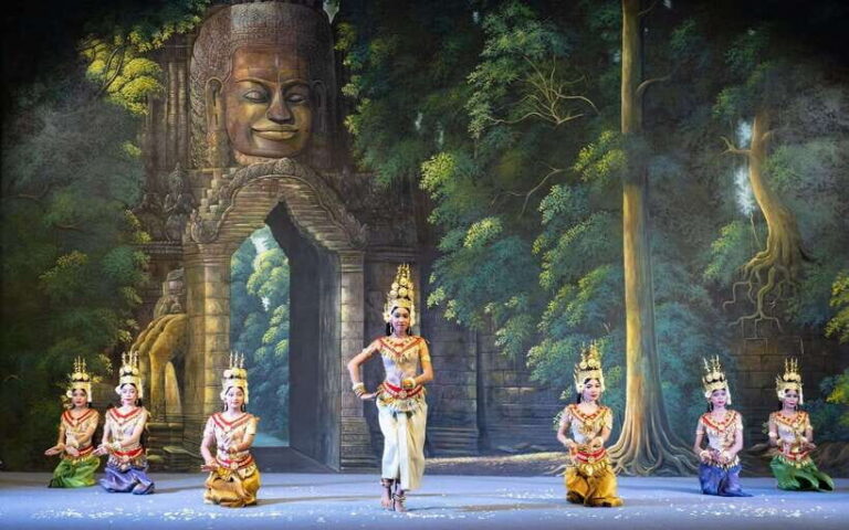 Siem Reap: Apsara Show Including Dinner & Hotel Pickup - The Dinner: Buffet or Set Menu, With Khmer Favorites and Vegetarian Options