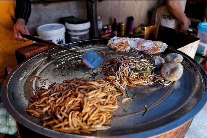 Siem Reap Authentic Breakfast and Market Tour - Wat Bo Temple Morning Plate: Bai Set Chrouk with Grilled Pork