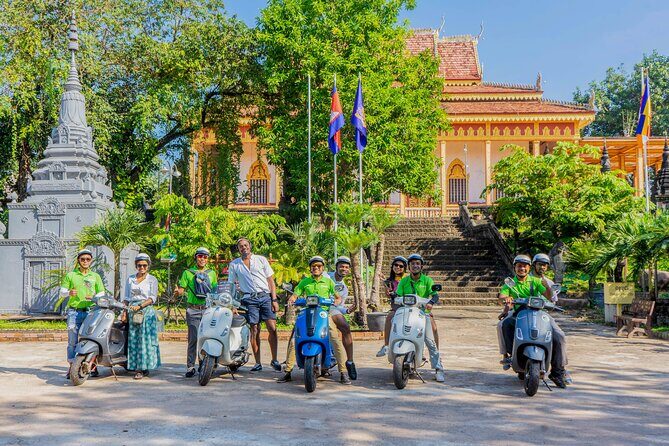 Siem Reap: Countryside Vespa Tour / Tuk Tuk Available - West Baray: break time plus an ancient reservoir viewpoint