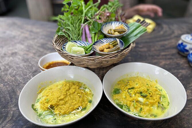 Siem Reap Evening Foodie Vespa Tour / Tuk Tuk Available - Stop-by-Stop: Lort Cha to Longs Bar