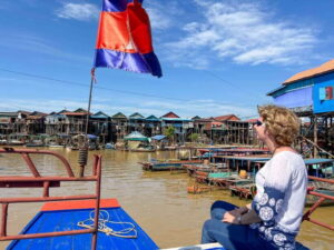 Siem Reap: Kampong Phluk and Tonle Sap Sunset Boat Cruise - The ride to Tonle Sap: expect countryside and a real change in scenery
