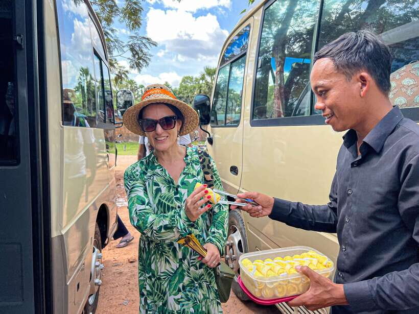 Siem Reap: Kampong Phluk and Tonle Sap Sunset Boat Cruise - The Buddhist monastery on an artificial island