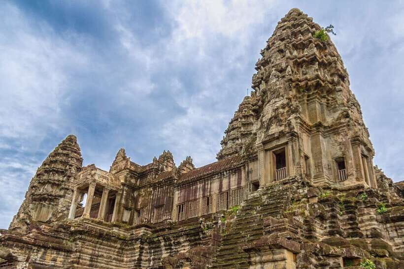 Siem Reap: Private Angkor Wat & Bakheng Mountain Sunset Tour - Who this tour suits best