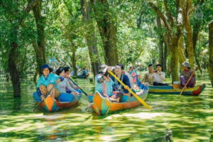Siem Reap: Tonle Sap, Kampong Phluk & Floating Village Tour - Kampong Phluk: Stilt Houses, Community Life, and the Waterline View