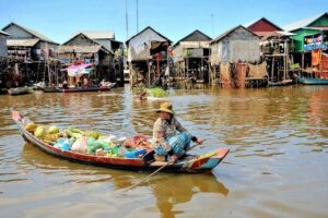 Siem Reap, Tonle Sap Lake, Kompong Phluk, Floating Village Tour - Kampong Phluk on foot and on stilts: everyday life beyond the photos