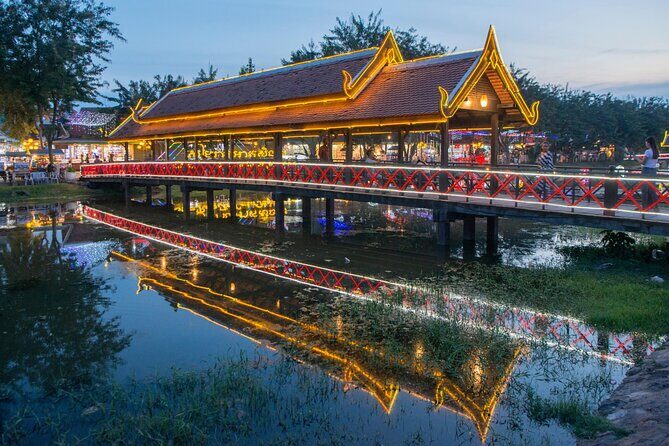 Siem Reap Walking Tour: Landmarks & Hidden Gems - Stop 1: Psar Chaa (Old Market) for Fruits, Street Food Energy, and Pub Street at Daytime